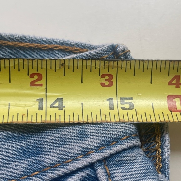 14. 501 Levi’s in a light wash 31 - Picture 5 of 9